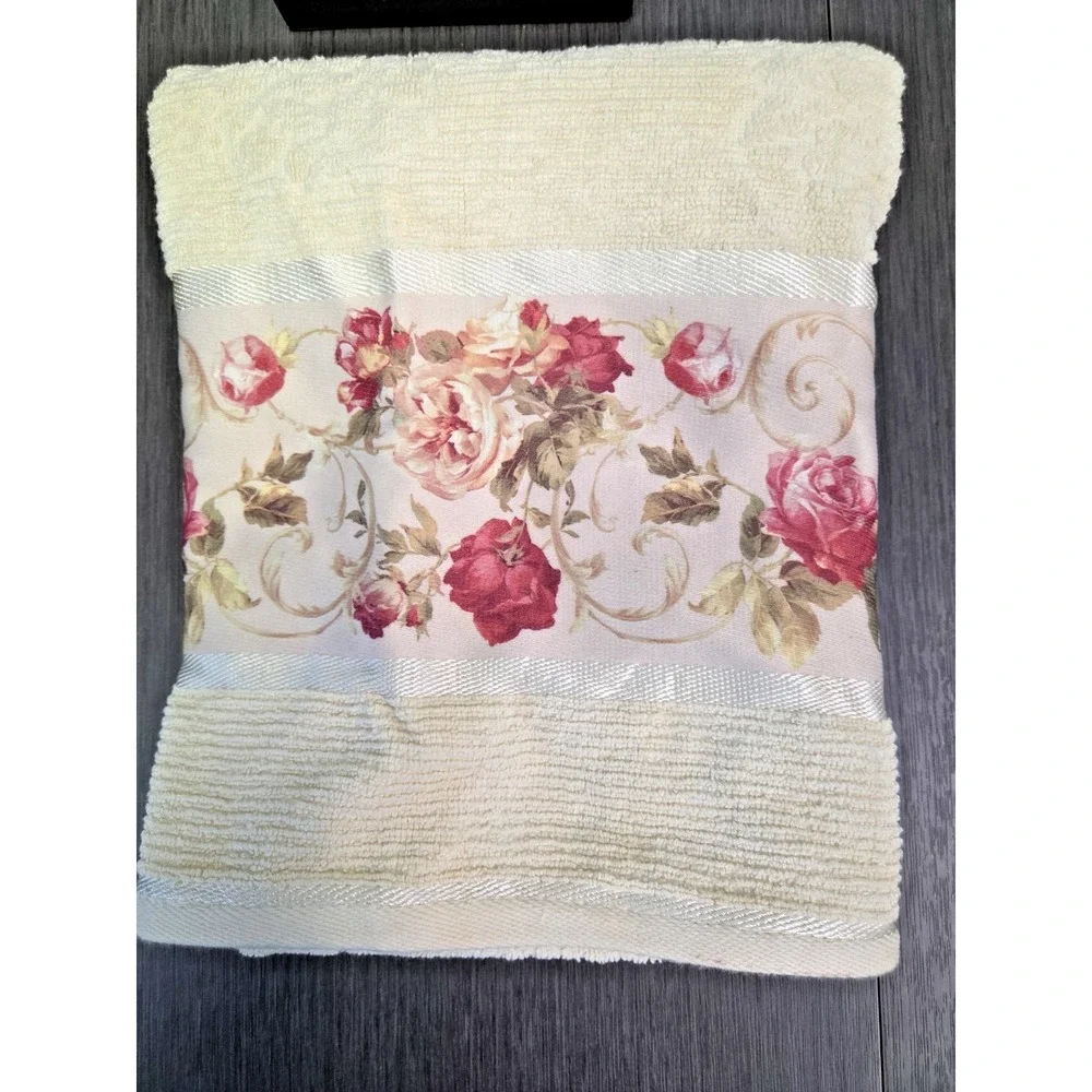 Croscill Vintage Bath Towel Roses Cotton Cream Grannycore Cottagecore New